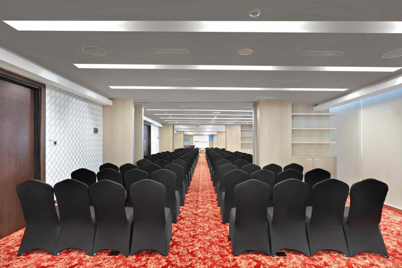 Aston Kartika Grogol Hotel & Conference Center Джакарта Экстерьер фото